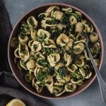 Orecchiette con cime di rapa e olive taggiasche