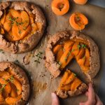 Galette integrale vegana alle albicocche