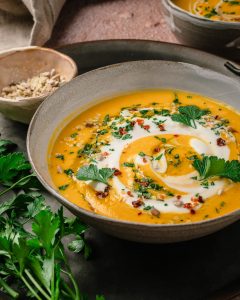 Vellutata di zucca e lenticchie rosse cremosa