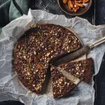 castagnaccio al cioccolato con noci pecan