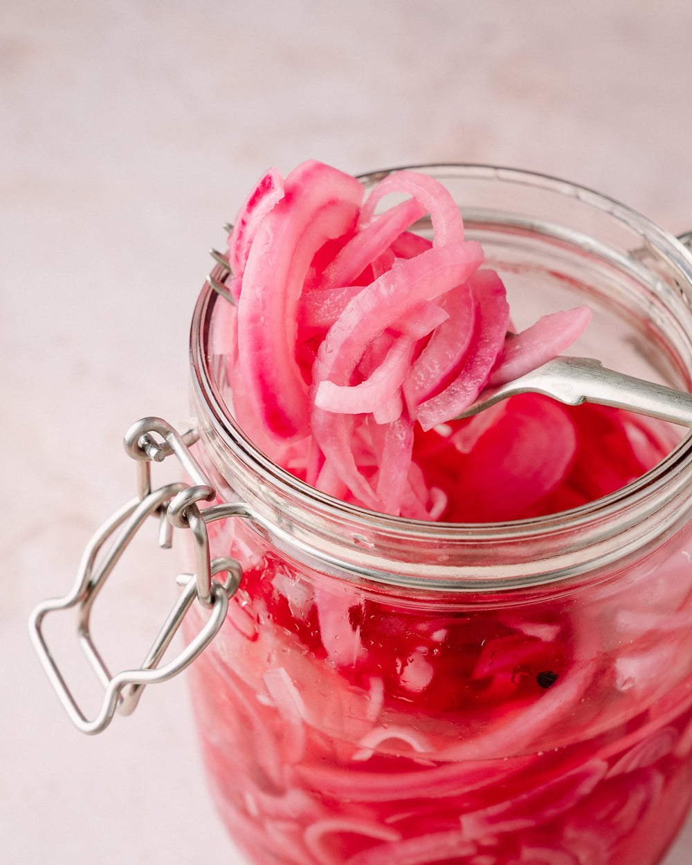 Cipolle rosse sott’aceto veloci dal gusto agrodolce